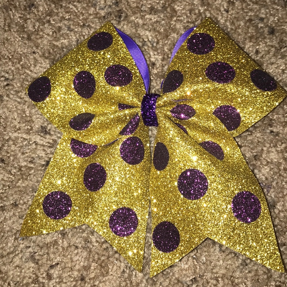 Cheer bow
